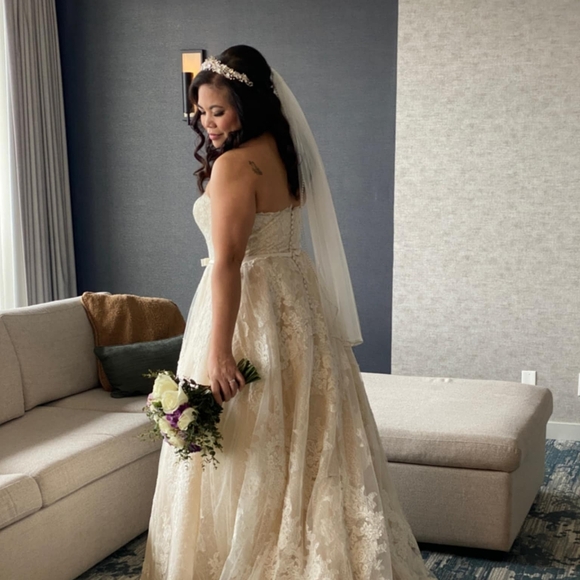 Meet your Posher, Kat - Picture 3 of 3